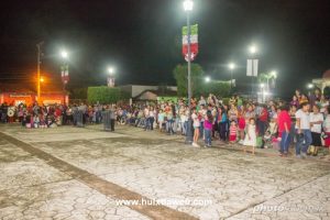 XOCHILTEPEC se vistió de fiesta la noche del Grito de la Independencia
