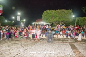 XOCHILTEPEC se vistió de fiesta la noche del Grito de la Independencia