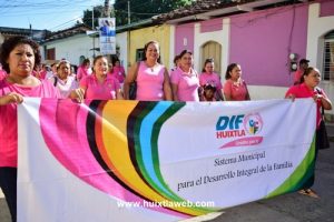 DIF Huixtla participo en la marcha contra el Cáncer de Mama