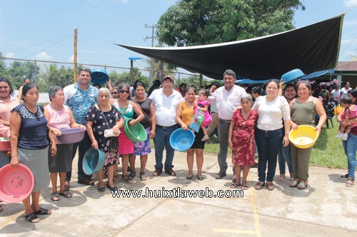 Presidente de villa Comaltitlán culminó celebración del día de las madres en Ejido Providencia y Unión Hermosillo