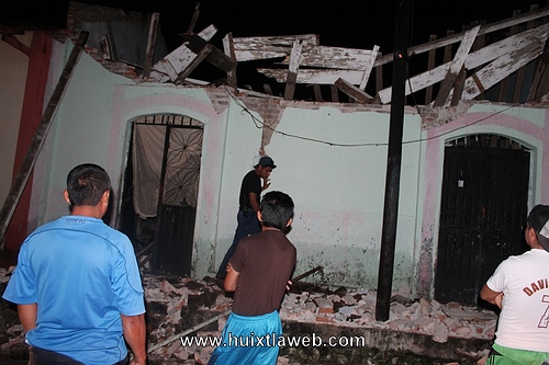 Se desploma casa dañada por el sismo en Huixtla