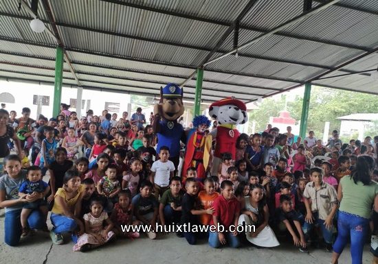 Festejen día del niño en comunidades de Villa Comaltitlán