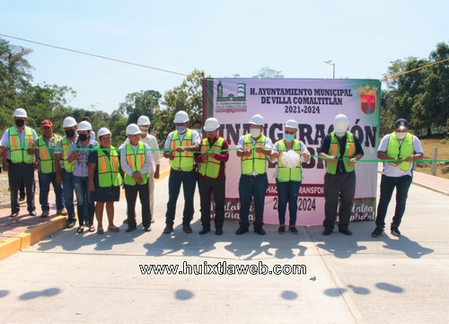 Gobierno de Comaltitlán entrega obra de pavimentación con concreto hidráulico en Saltillito