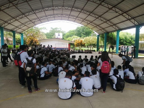 Coordinación de prevención del Delito imparten pláticas en escuelas de Villa Comaltitlán