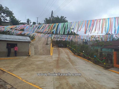 Inaugura gobierno municipal de Huixtla pavimentación de calles en Santa Rita Coronado