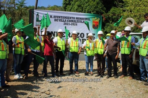 Banderazo para el inicio de la pavimentación con concreto hidráulico en el Ejido Monte Flor Arriba